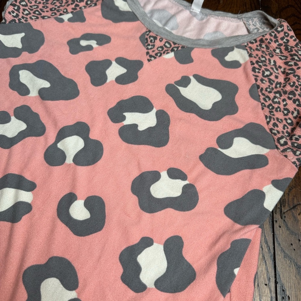Honeyme Pink Gray Leopard Top - M‎